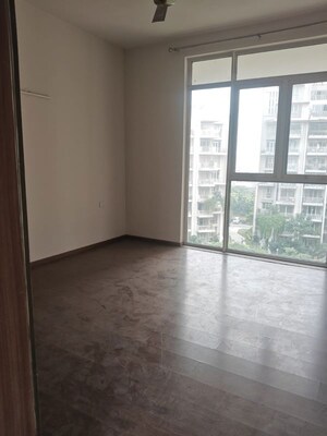 Room in 4 BHK Apartment at Ireo Victory Valley, Sector 67 – for Sale
