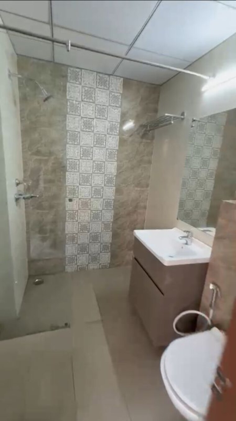 Bathroom, ska-divya-towers 3 Bedroom 1350 Sq.Ft. Apartment In Sector 16 Greater Noida Greater Noida 10707068