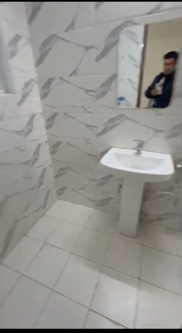 Bathroom, ska-divya-towers 3 Bedroom 1350 Sq.Ft. Apartment In Sector 16 Greater Noida Greater Noida 10707068