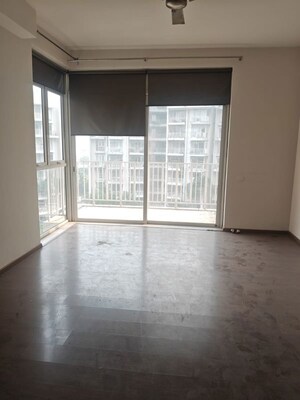 Room in 3.5 BHK Apartment at Ireo Victory Valley, Sector 67 – for Sale