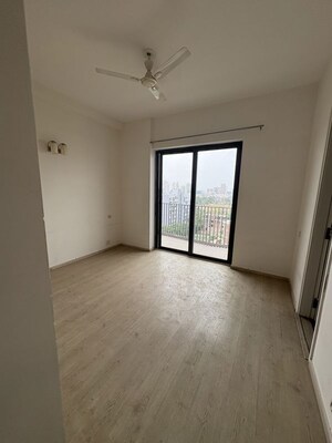 Room in 3 BHK Apartment at Ireo Skyon, Sector 60 – for Rent