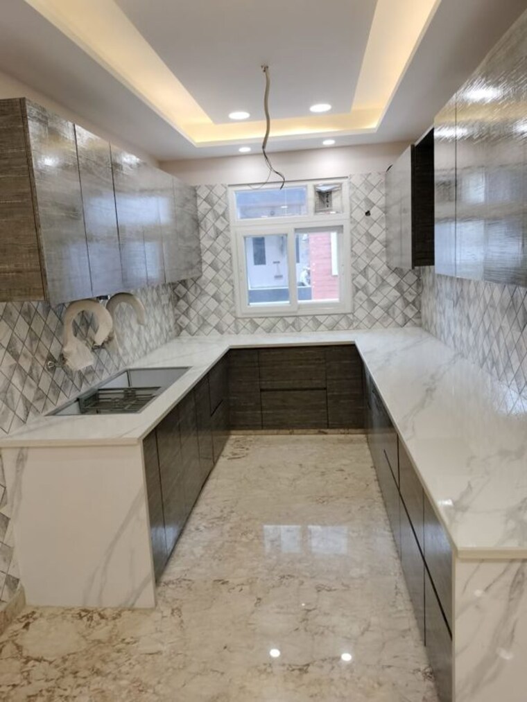 Kitchen, shalimar bagh 3 Bedroom 100 Sq.Yd. Builder Floor In Shalimar Bagh Delhi 10706123