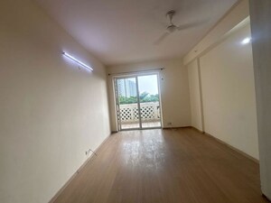 Room in 3 BHK Builder Floor at Sector 21 – for Rent