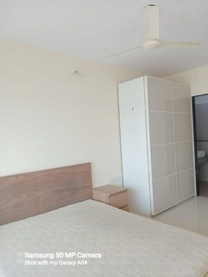 Room in 2 BHK Apartment at Godrej Central, Chembur – for Rent
