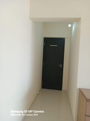 Room in 2 BHK Apartment at Godrej Central, Chembur – for Rent