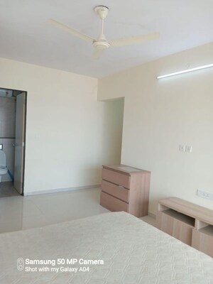 Room in 2 BHK Apartment at Godrej Central, Chembur – for Rent