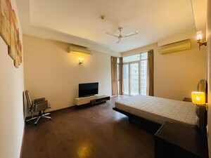 Room in 2 BHK Apartment at Ireo Victory Valley, Sector 67 – for Rent