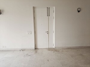Room in 3.5 BHK Apartment at Ireo Victory Valley, Sector 67 – for Rent