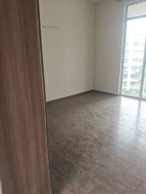 Room in 3.5 BHK Apartment at Ireo Victory Valley, Sector 67 – for Rent