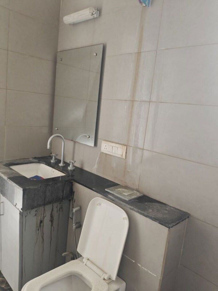Kitchen, ireo-victory-valley 3.5 Bedroom 2550 Sq.Ft. Apartment In Sector 67 Gurgaon 10707129