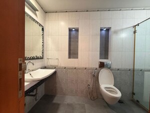 Bathroom in 3 BHK Apartment at Milind Nagar – for Rent