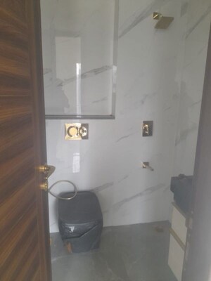 Bathroom in 2.5 BHK Apartment at Smart World Orchard, Sector 61 – for Sale