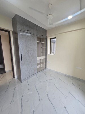 Room in 2 BHK Apartment at Raymond Ten X Habitat, Pokhran Road No Two – for Rent