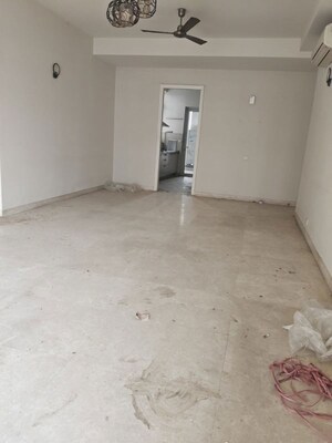 Room in 2 BHK Apartment at Ireo Victory Valley, Sector 67 – for Rent