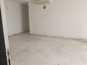 Room in 2 BHK Apartment at Ireo Victory Valley, Sector 67 – for Rent