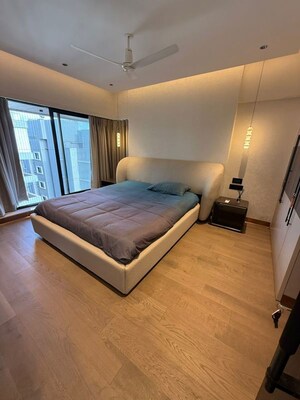 Bedroom in 3 BHK Apartment at Bandra West – for Rent