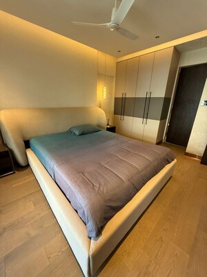 Bedroom in 3 BHK Apartment at Bandra West – for Rent