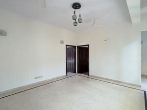 Room in 5 BHK Villa at Eros Rosewood City, Sector 49 – for Rent