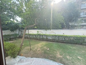 Plot Area in 5 BHK Villa at Eros Rosewood City, Sector 49 – for Rent