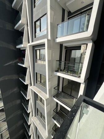 2.5 BHK 1295 Sq.Ft. Apartment in One OAK Natura