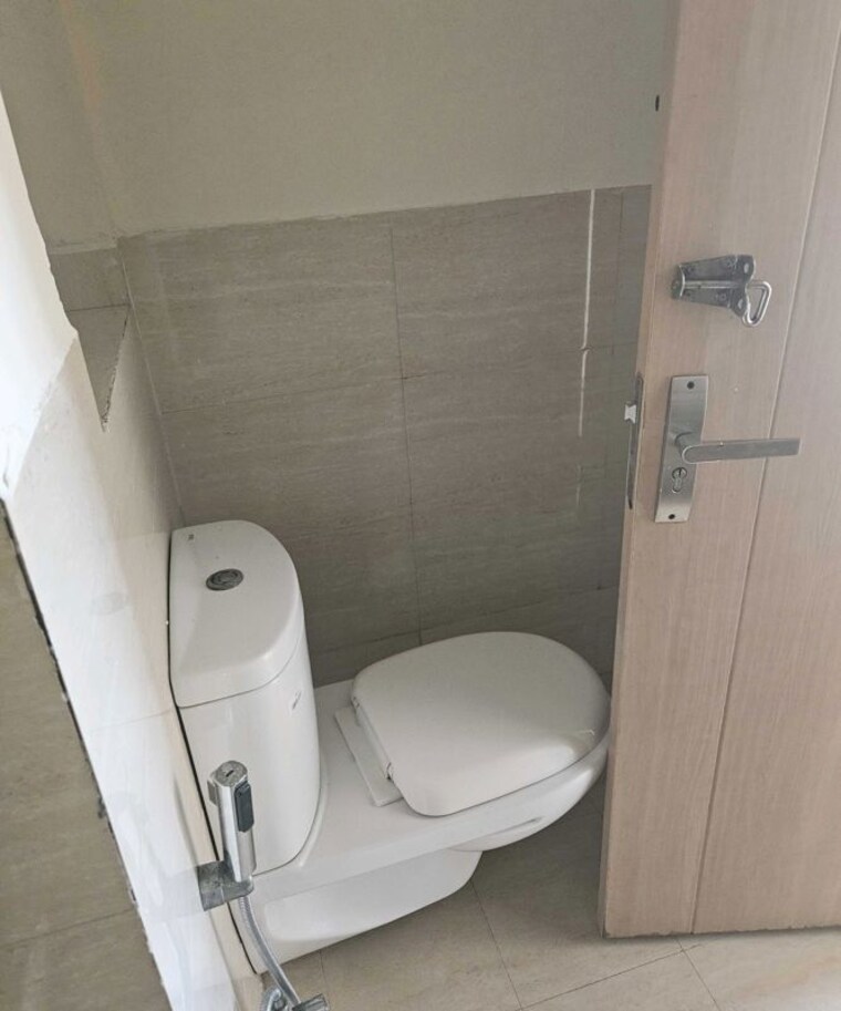 Bathroom, sector 23 3 Bedroom 1600 Sq.Ft. Builder Floor In Sector 23 Gurgaon 10707215