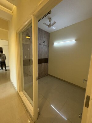 Furnished Amenities in 3 BHK Apartment at Emaar Emerald Estate, Sector 65 – for Rent