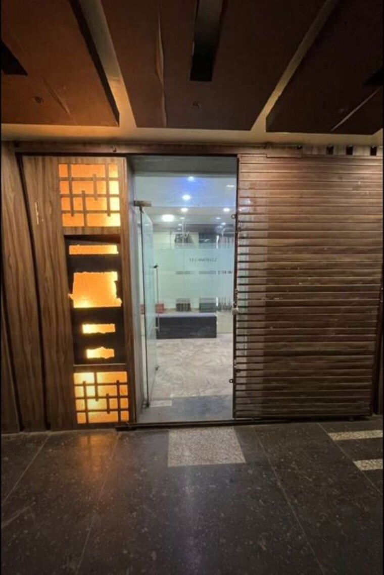 Exterior View, hazratganj Commercial Office Space 1400 Sq.Ft. In Hazratganj Lucknow 10707237