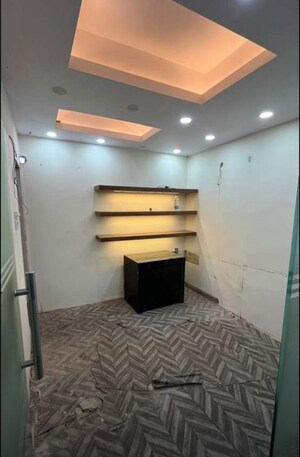  Office Space For Rent in Hazratganj