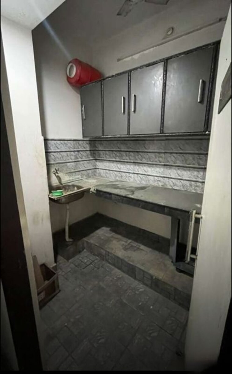 Kitchen, hazratganj Commercial Office Space 1400 Sq.Ft. In Hazratganj Lucknow 10707237