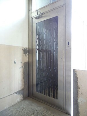 Lift in 2 BHK Apartment at Vanaz Corner, Kothrud – for Rent