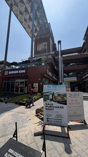  Shop – Exterior View View at Sunrise Sun Twilight Metro Street, Sector 27 Yamuna Expressway - for Rent