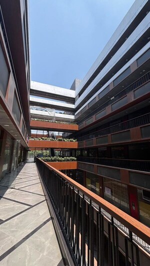  Shop – Exterior View View at Sunrise Sun Twilight Metro Street, Sector 27 Yamuna Expressway - for Rent