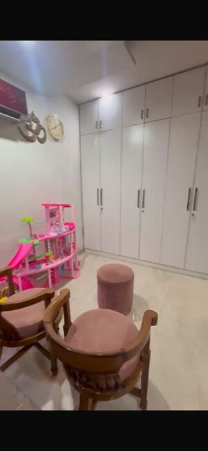 Furnished Amenities in 4 BHK Builder Floor at BPTP Parkland, Sector 75 – for Sale