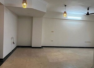 Room in 3 BHK Apartment at Hiranandani Avalon, Powai – for Rent