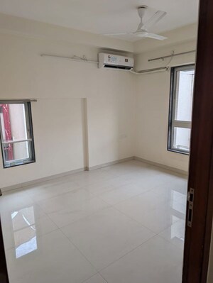 Room in 3 BHK Apartment at Godrej Prime, Chembur – for Rent