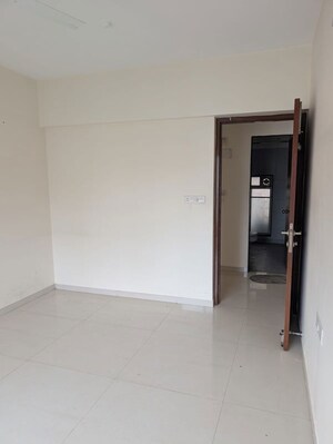 Room in 3 BHK Apartment at Godrej Prime, Chembur – for Rent