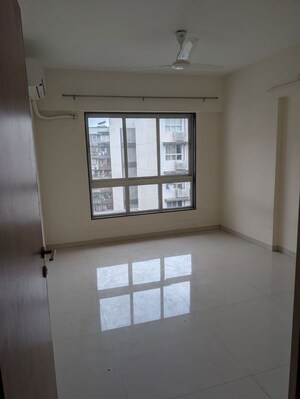 Room in 3 BHK Apartment at Godrej Prime, Chembur – for Rent