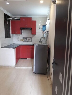 Bathroom in 2 BHK Builder Floor at Ramesh Nagar – for Rent