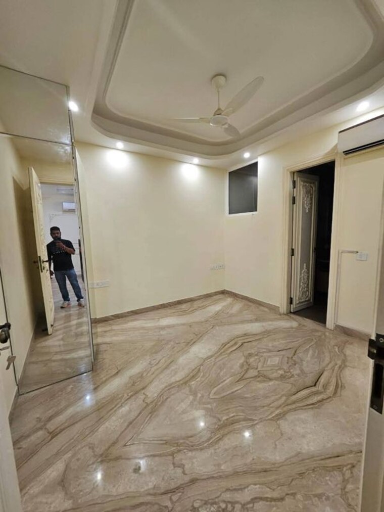 Room, bptp-amstoria 3 Bedroom 303 Sq.Yd. Builder Floor In Sector 102 Gurgaon 10707333