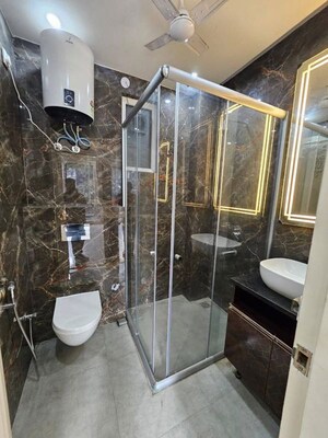 Gym in 3 BHK Builder Floor at BPTP Amstoria, Sector 102 – for Sale