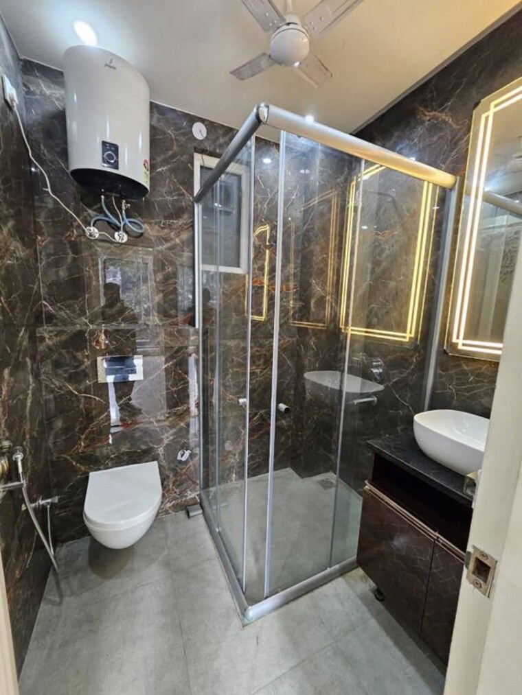 Gym, bptp-amstoria 3 Bedroom 303 Sq.Yd. Builder Floor In Sector 102 Gurgaon 10707333