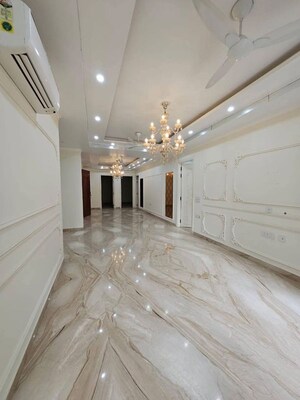 Staircase in 3 BHK Builder Floor at BPTP Amstoria, Sector 102 – for Sale