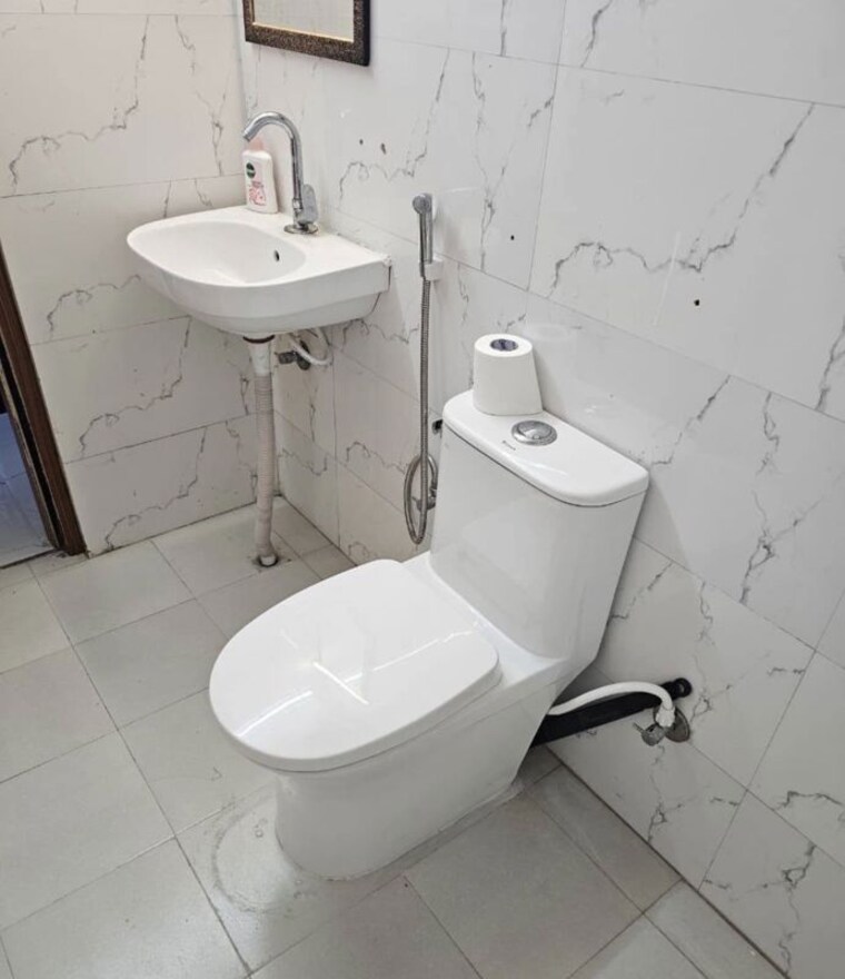 Bathroom, subhash nagar 2 Bedroom 100 Sq.Yd. Builder Floor In Subhash Nagar Delhi 10707358