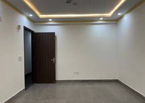 Room in 3 BHK Builder Floor at Rajouri Garden – for Rent