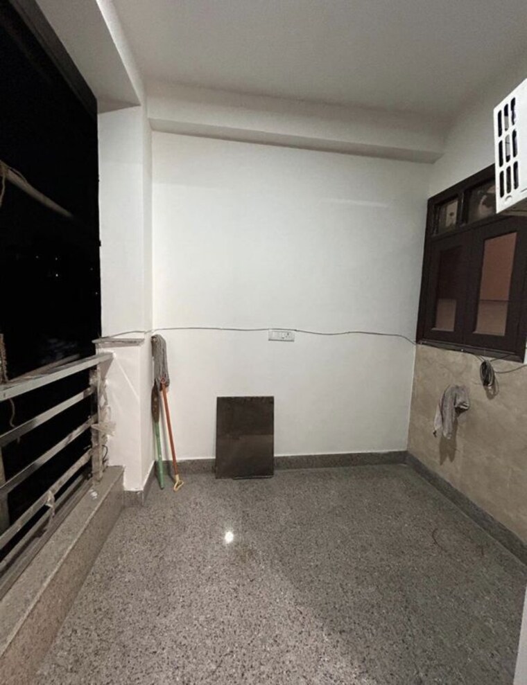Kitchen, rajouri garden 3 Bedroom 130 Sq.Yd. Builder Floor In Rajouri Garden Delhi 10707379