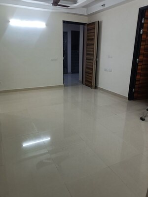 Room in 2 BHK Apartment at Samridhi Luxuriya Avenue, Sector 150 – for Rent