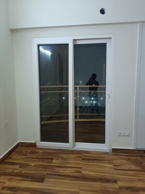 Room in 2 BHK Apartment at Samridhi Luxuriya Avenue, Sector 150 – for Rent
