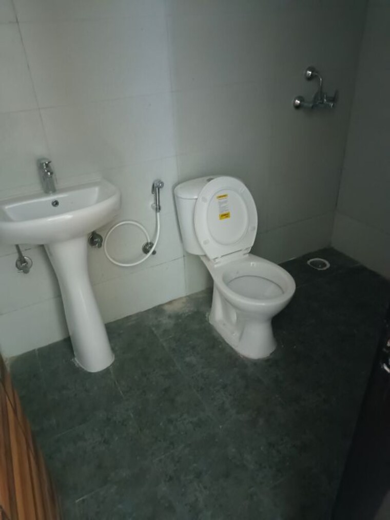 Bathroom, samridhi-luxuriya-avenue 2 Bedroom 1245 Sq.Ft. Apartment In Sector 150 Noida 10707380