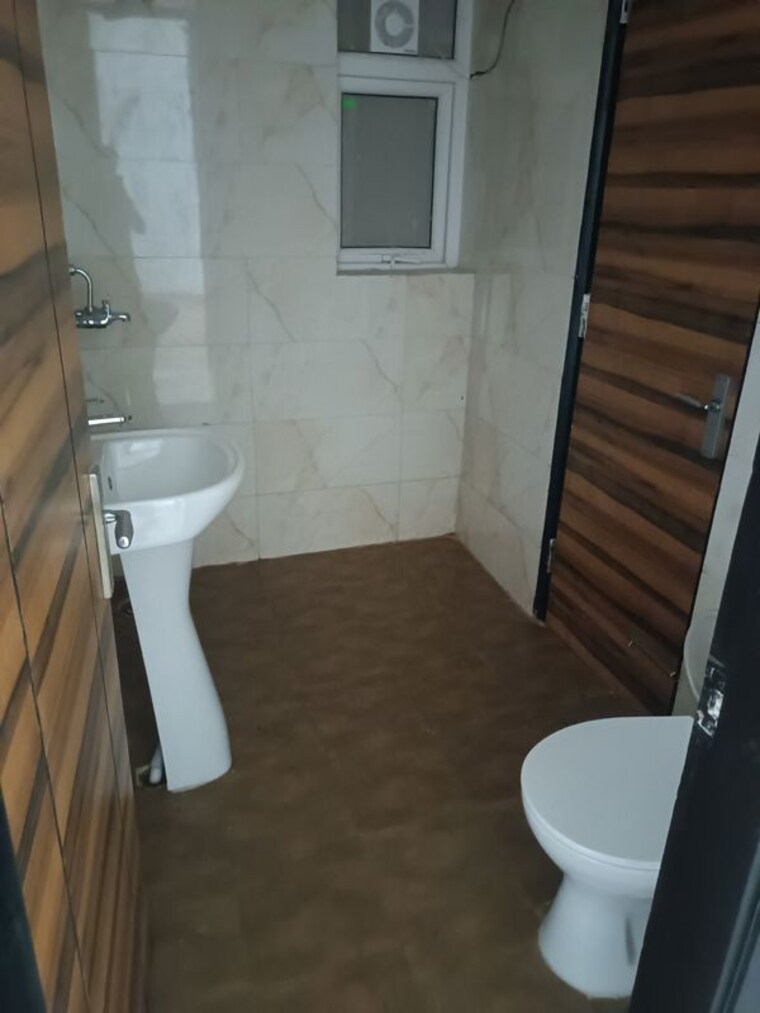 Bathroom, samridhi-luxuriya-avenue 2 Bedroom 1245 Sq.Ft. Apartment In Sector 150 Noida 10707380