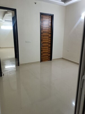 Room in 2 BHK Apartment at Samridhi Luxuriya Avenue, Sector 150 – for Rent